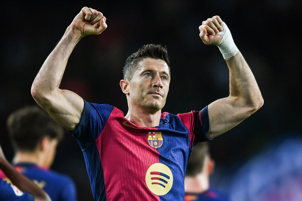 开云中国-莱万多夫斯基新星败北表现突出，老鹰前途光明！-开云中国